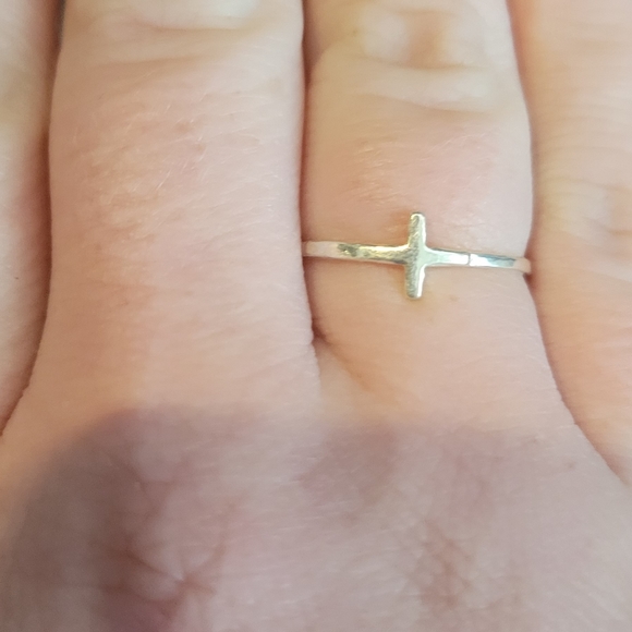 Cross Ring - Picture 2 of 2